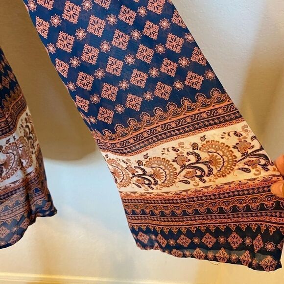 ❤️Blu Pepper Sheer Blouse size S - Picture 4 of 12